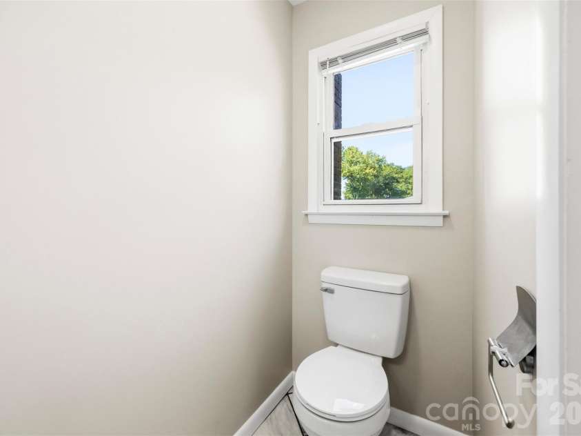 210 College Avenue, Shelby, NC 28150.  MLS# CAR4419722, YatesRealty ID 49856. 