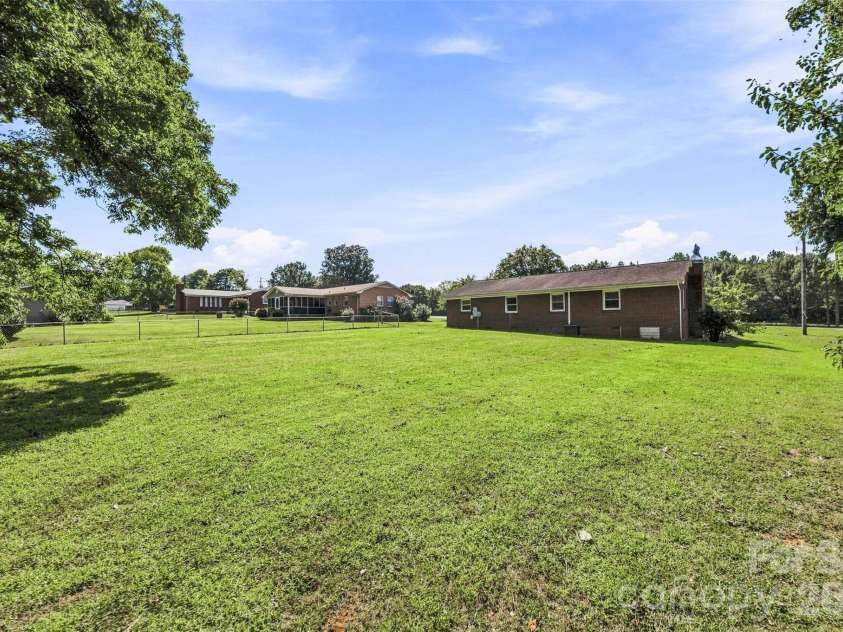 210 College Avenue, Shelby, NC 28150.  MLS# CAR4419722, YatesRealty ID 49856. 