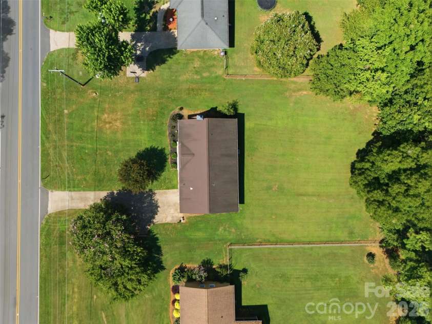 210 College Avenue, Shelby, NC 28150.  MLS# CAR4419722, YatesRealty ID 49856. 