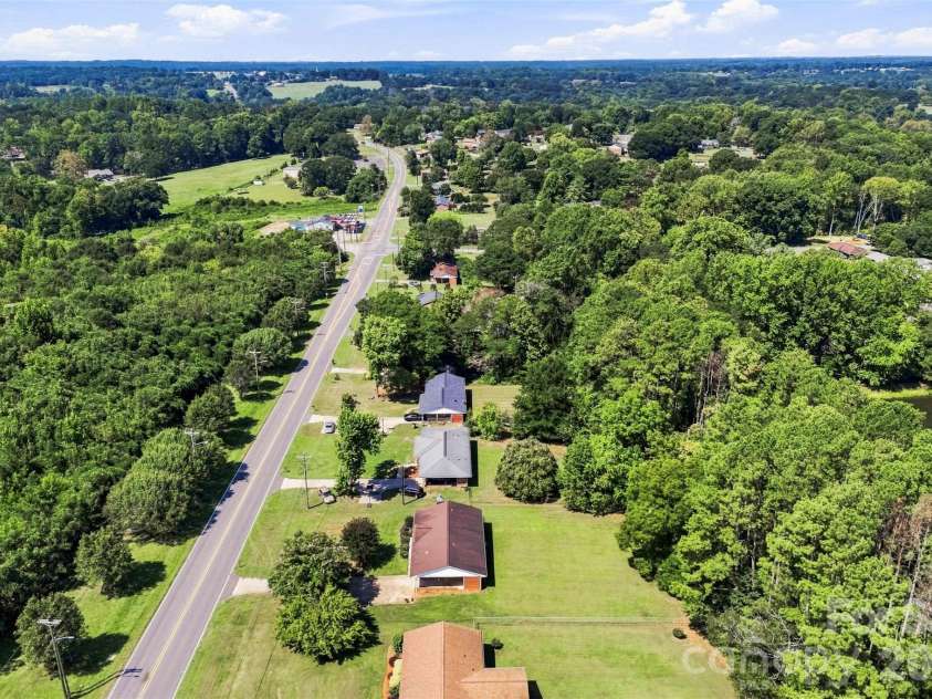 210 College Avenue, Shelby, NC 28150.  MLS# CAR4419722, YatesRealty ID 49856. 