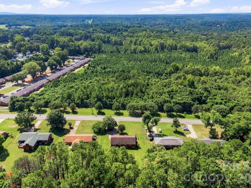 210 College Avenue, Shelby, NC 28150.  MLS# CAR4419722, YatesRealty ID 49856. 
