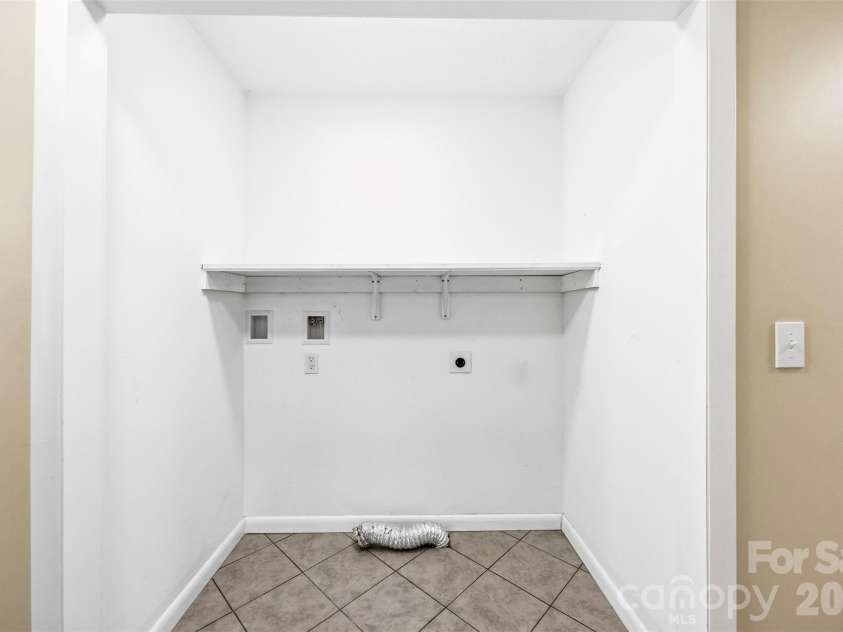 210 College Avenue, Shelby, NC 28150.  MLS# CAR4419722, YatesRealty ID 49856. Laundry