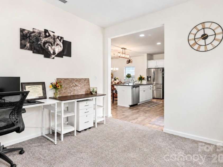 10304 Holly Park Drive, Charlotte, NC 28214.  MLS# CAR4422257, YatesRealty ID 49858. 