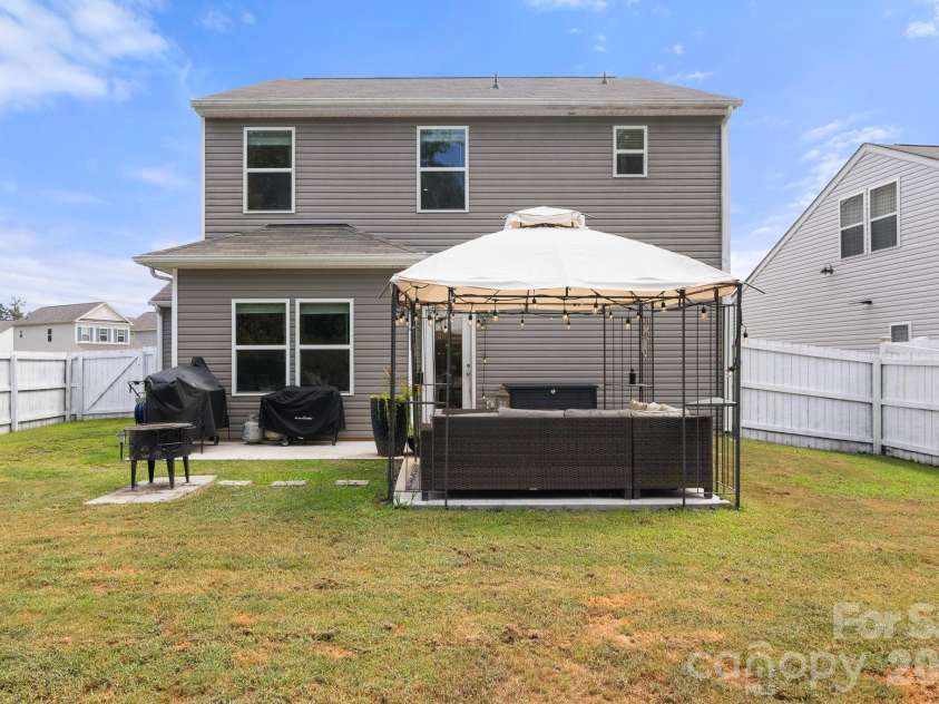 10304 Holly Park Drive, Charlotte, NC 28214.  MLS# CAR4422257, YatesRealty ID 49858. 