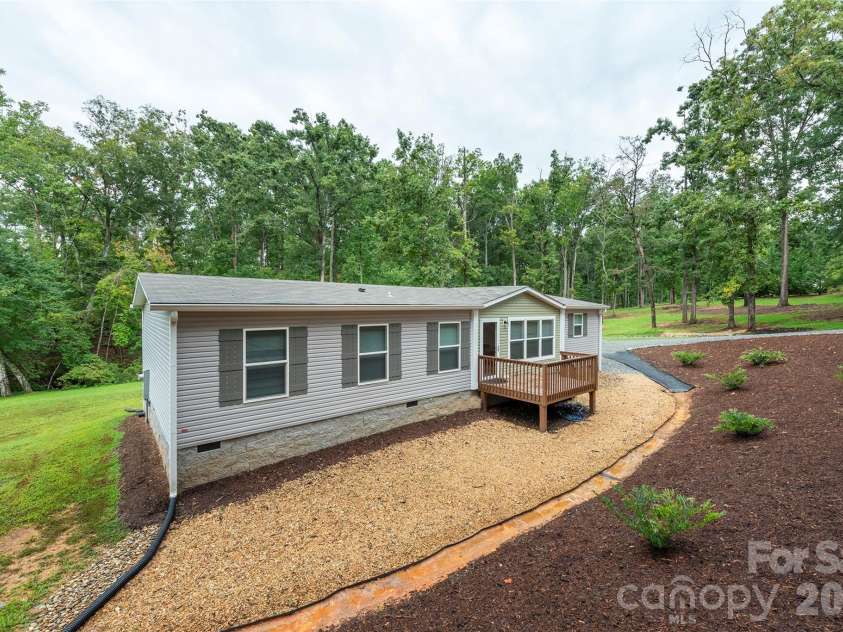 346 Tricycle Hill Lane, Tryon, NC 28782.  MLS# CAR4419540, YatesRealty ID 49859. 