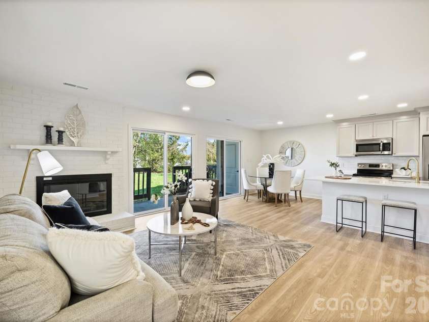 11141 Harrowfield Road, Charlotte, NC 28226.  MLS# CAR4359680, YatesRealty ID 4986. 