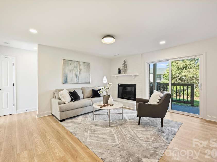 11141 Harrowfield Road, Charlotte, NC 28226.  MLS# CAR4359680, YatesRealty ID 4986. 