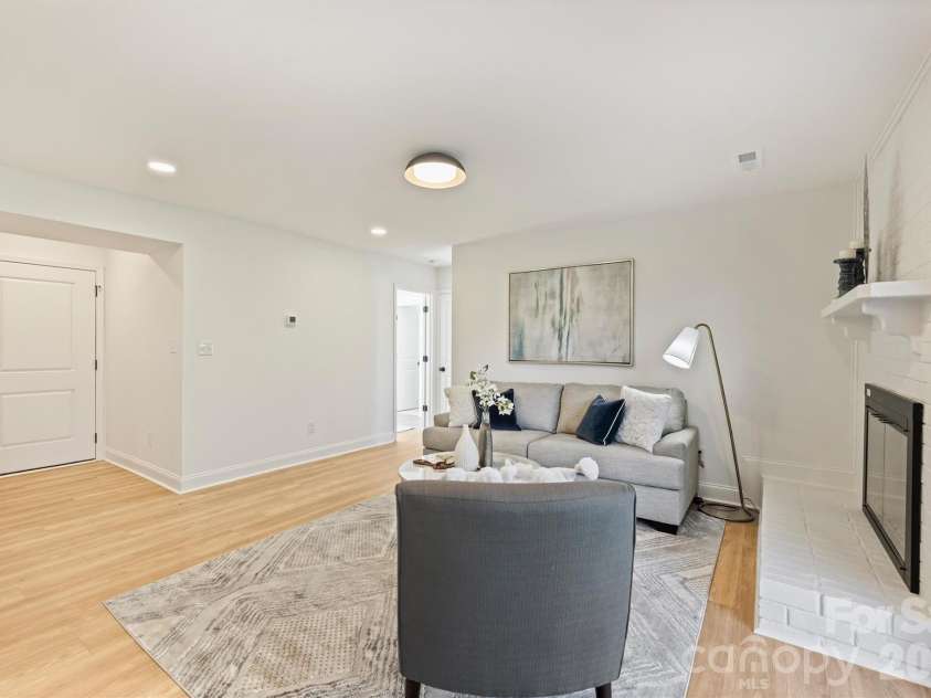11141 Harrowfield Road, Charlotte, NC 28226.  MLS# CAR4359680, YatesRealty ID 4986. 