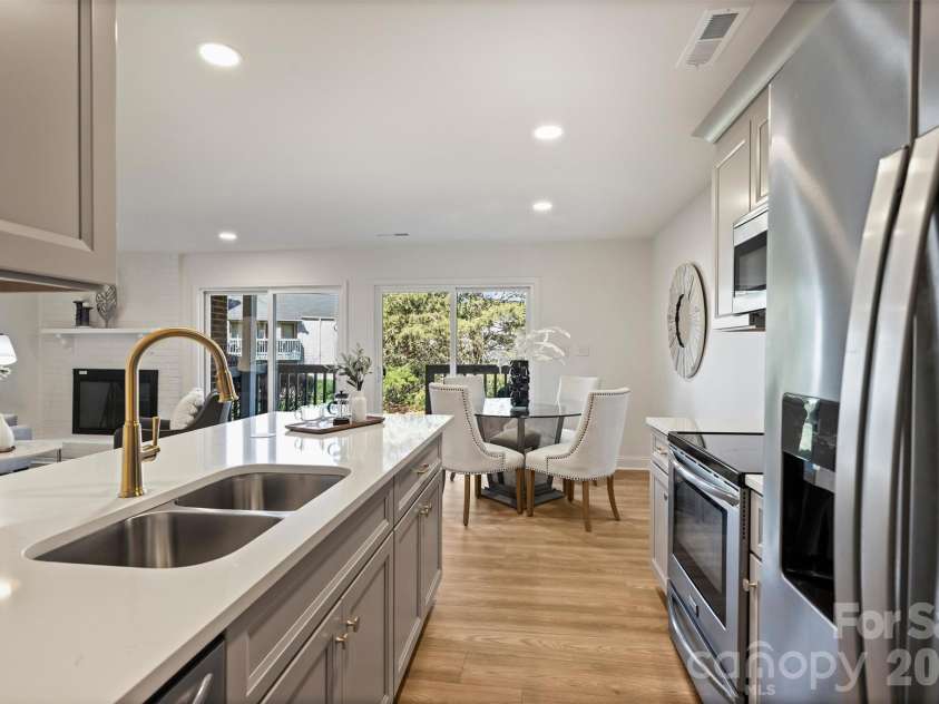 11141 Harrowfield Road, Charlotte, NC 28226.  MLS# CAR4359680, YatesRealty ID 4986. 