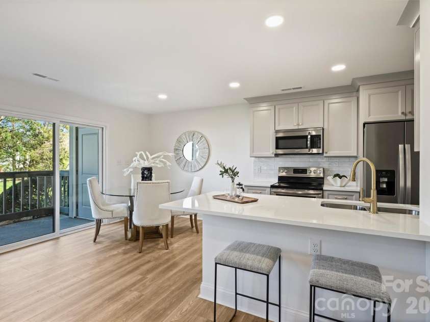 11141 Harrowfield Road, Charlotte, NC 28226.  MLS# CAR4359680, YatesRealty ID 4986. 