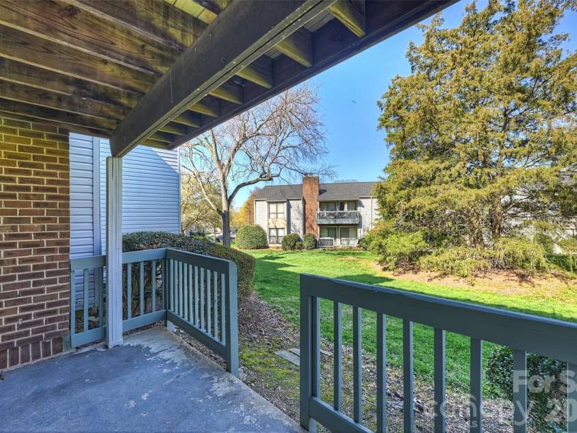11141 Harrowfield Road, Charlotte, NC 28226.  MLS# CAR4359680, YatesRealty ID 4986. 