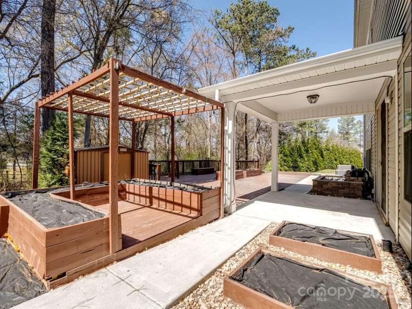 4329 Hunton Dale Road, Concord, NC 28027.  MLS# CAR4224982, YatesRealty ID 4986. 