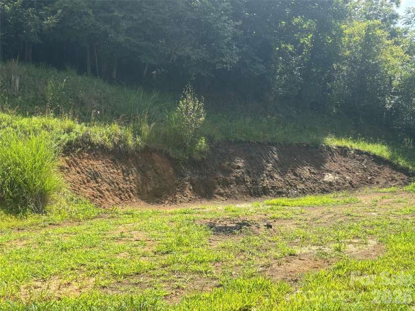 321 Bartlett Road, Weaverville, NC 28787.  MLS# CAR4419554, YatesRealty ID 49860. 