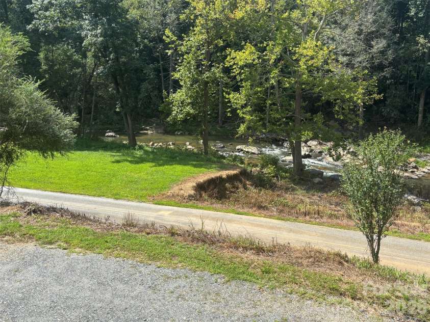 321 Bartlett Road, Weaverville, NC 28787.  MLS# CAR4419554, YatesRealty ID 49860. 