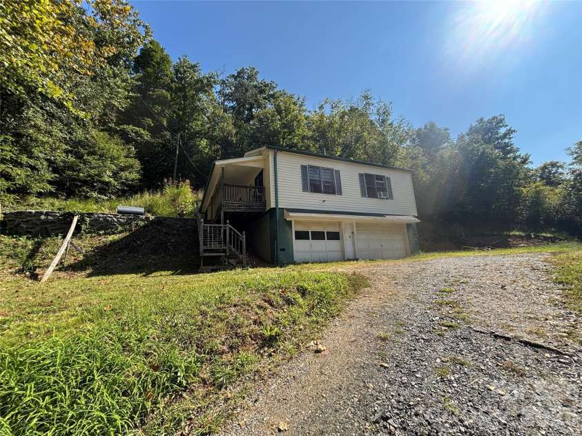 321 Bartlett Road, Weaverville, NC 28787.  MLS# CAR4419554, YatesRealty ID 49860. 