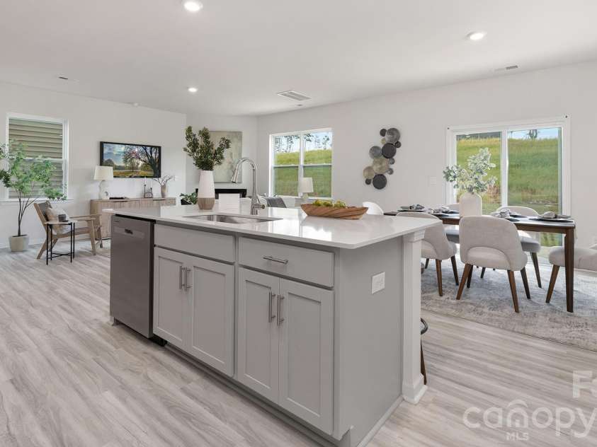 911 Naughton Street, Chester, SC 29706.  MLS# CAR4423269, YatesRealty ID 49861. 