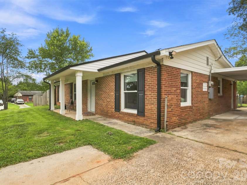 3601 Fagan Way, Charlotte, NC 28216.  MLS# CAR4422148, YatesRealty ID 49862. 