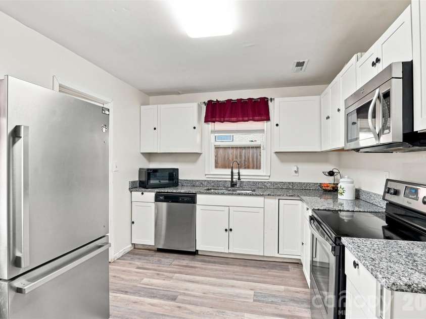 3601 Fagan Way, Charlotte, NC 28216.  MLS# CAR4422148, YatesRealty ID 49862. 