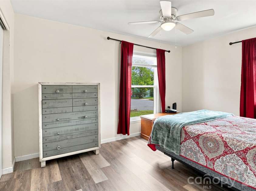 3601 Fagan Way, Charlotte, NC 28216.  MLS# CAR4422148, YatesRealty ID 49862. 
