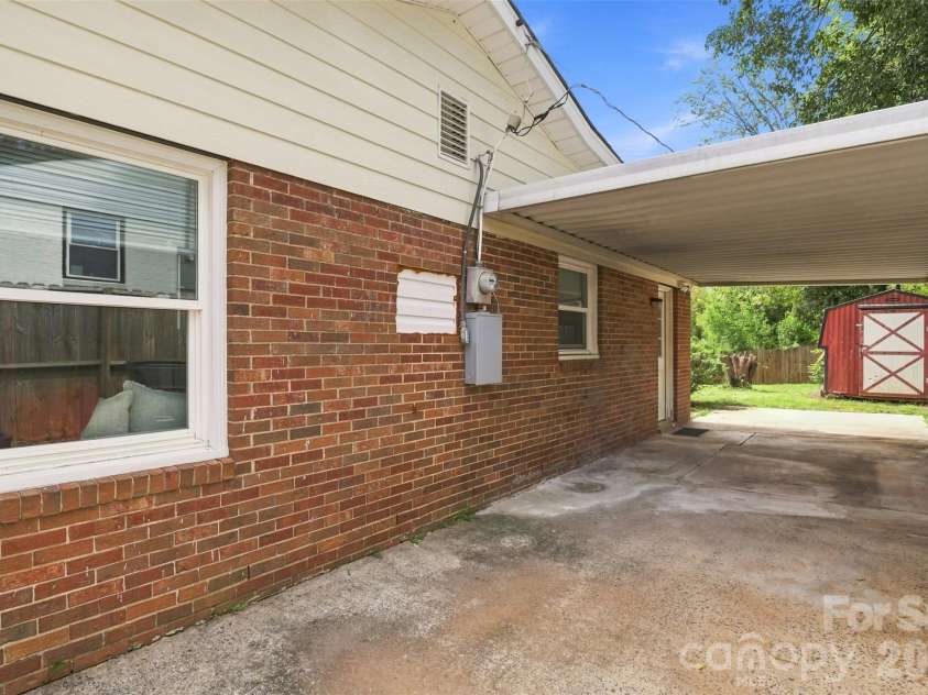 3601 Fagan Way, Charlotte, NC 28216.  MLS# CAR4422148, YatesRealty ID 49862. 