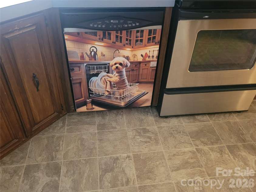 204 Kudzu Loop, Waynesville, NC 28786.  MLS# CAR4422736, YatesRealty ID 49863. 