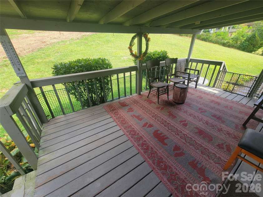 204 Kudzu Loop, Waynesville, NC 28786.  MLS# CAR4422736, YatesRealty ID 49863. 