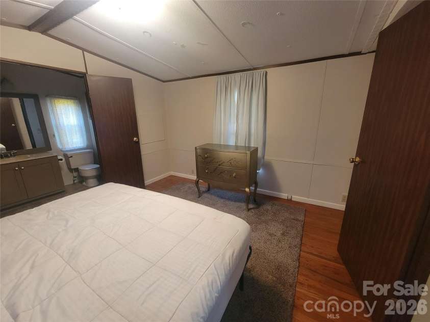 204 Kudzu Loop, Waynesville, NC 28786.  MLS# CAR4422736, YatesRealty ID 49863. 