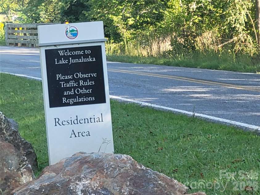 204 Kudzu Loop, Waynesville, NC 28786.  MLS# CAR4422736, YatesRealty ID 49863. 
