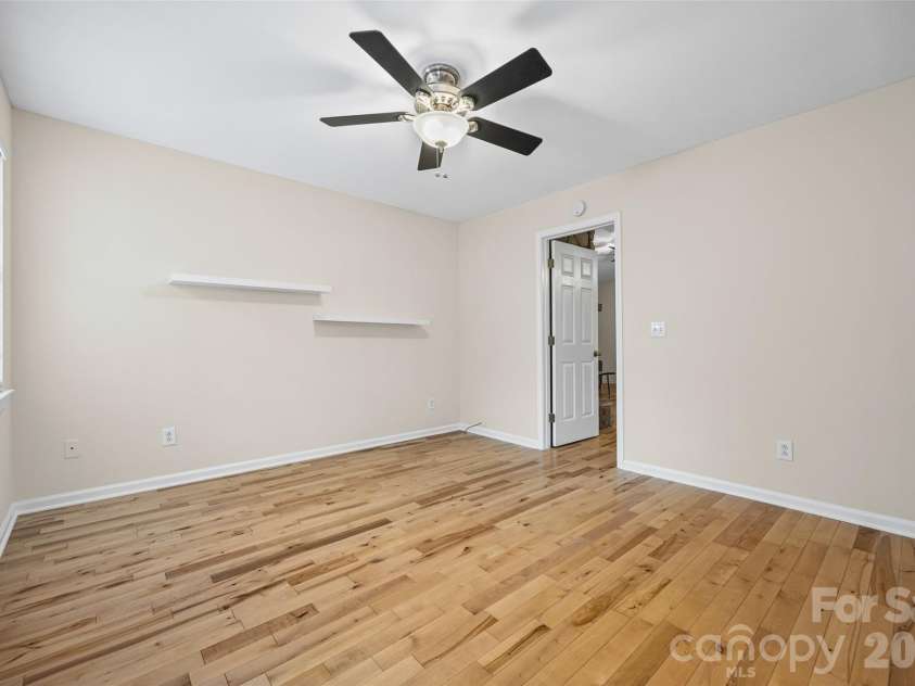 404 Sadie Drive, Matthews, NC 28105.  MLS# CAR4420775, YatesRealty ID 49866. 
