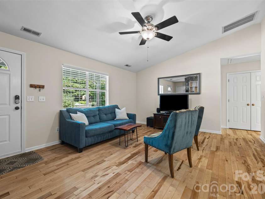 404 Sadie Drive, Matthews, NC 28105.  MLS# CAR4420775, YatesRealty ID 49866. Be greeted with hard floors throughout