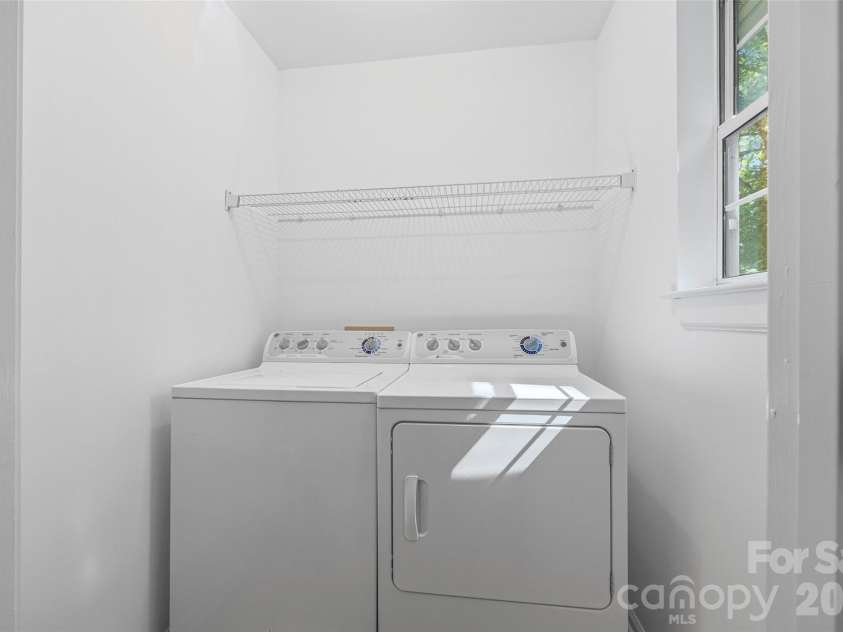 404 Sadie Drive, Matthews, NC 28105.  MLS# CAR4420775, YatesRealty ID 49866. Washer and dryer stay