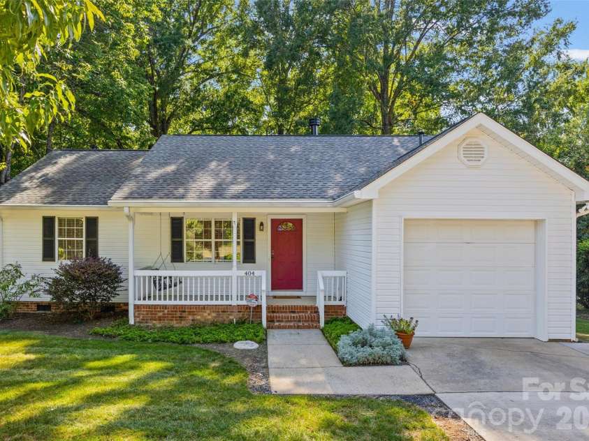 404 Sadie Drive, Matthews, NC 28105.  MLS# CAR4420775, YatesRealty ID 49866. Welcome to your future home!