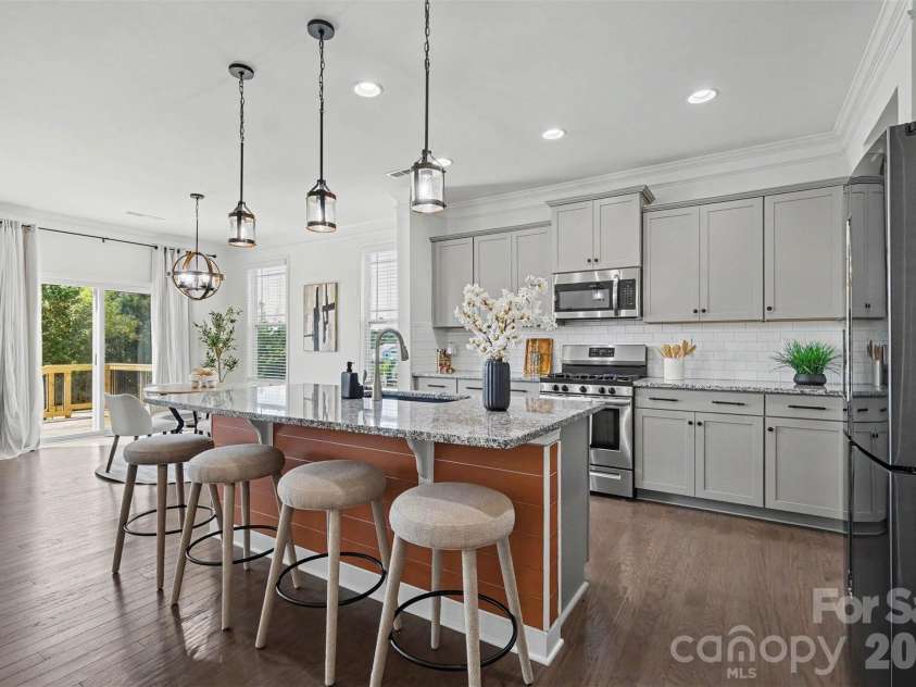125 Chance Road, Mooresville, NC 28115.  MLS# CAR4420381, YatesRealty ID 49869. Large kitchen