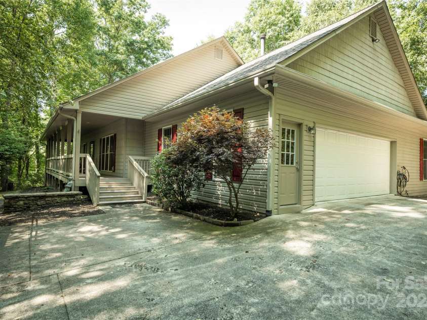1244 Windover Drive, Brevard, NC 28712.  MLS# CAR4169991, YatesRealty ID 4987. 