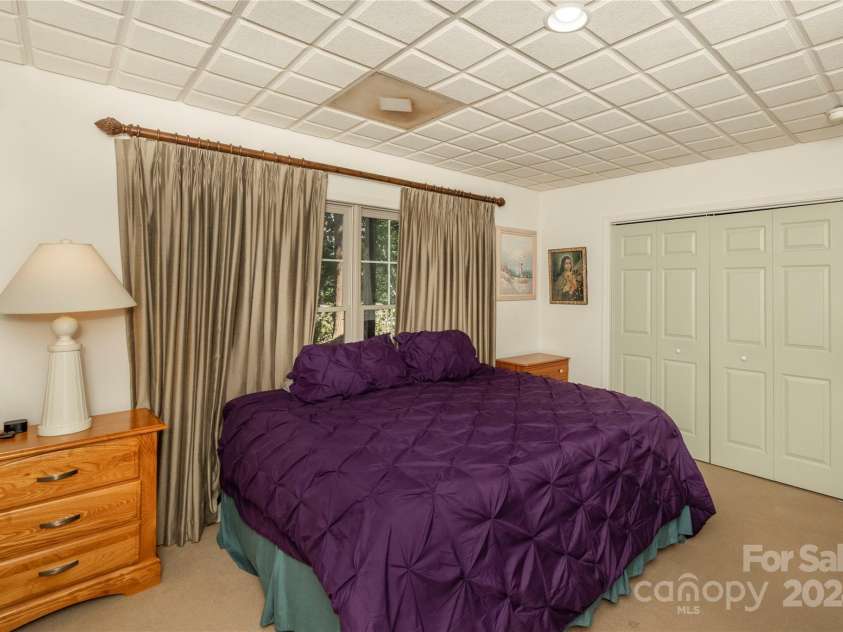 1244 Windover Drive, Brevard, NC 28712.  MLS# CAR4169991, YatesRealty ID 4987. Bedroom in Basement