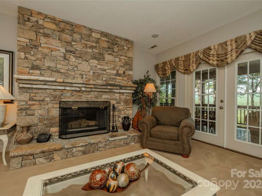 1244 Windover Drive, Brevard, NC 28712.  MLS# CAR4169991, YatesRealty ID 4987. Main Living Room