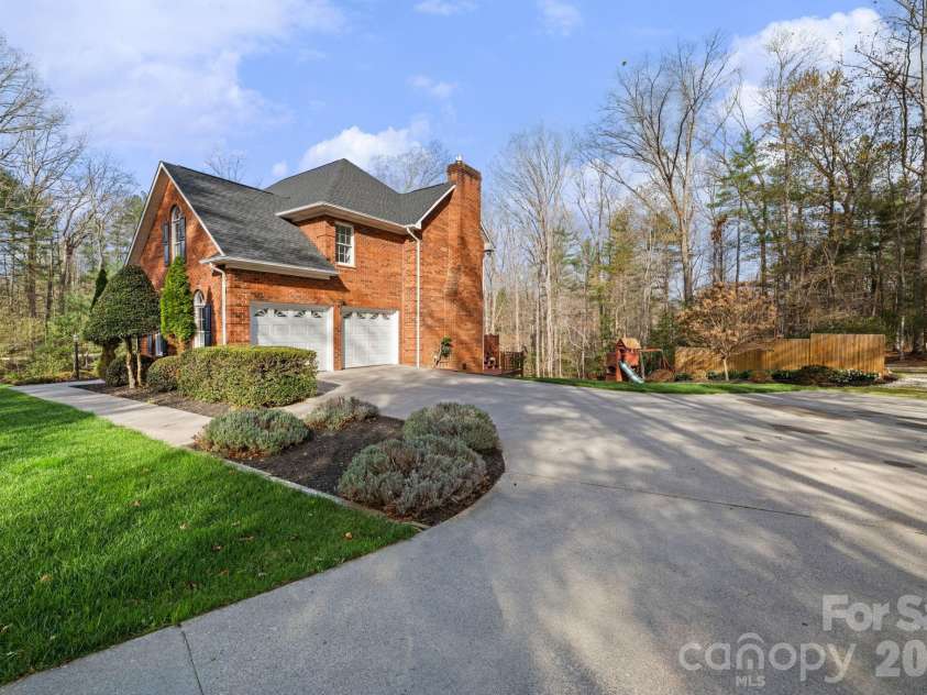 458 Jim Caudill Road, Wilkesboro, NC 28697.  MLS# CAR4356135, YatesRealty ID 4987. 
