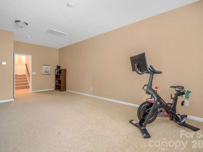 11194 Bridgewater Drive, Huntersville, NC 28078.  MLS# CAR4422691, YatesRealty ID 49870. 