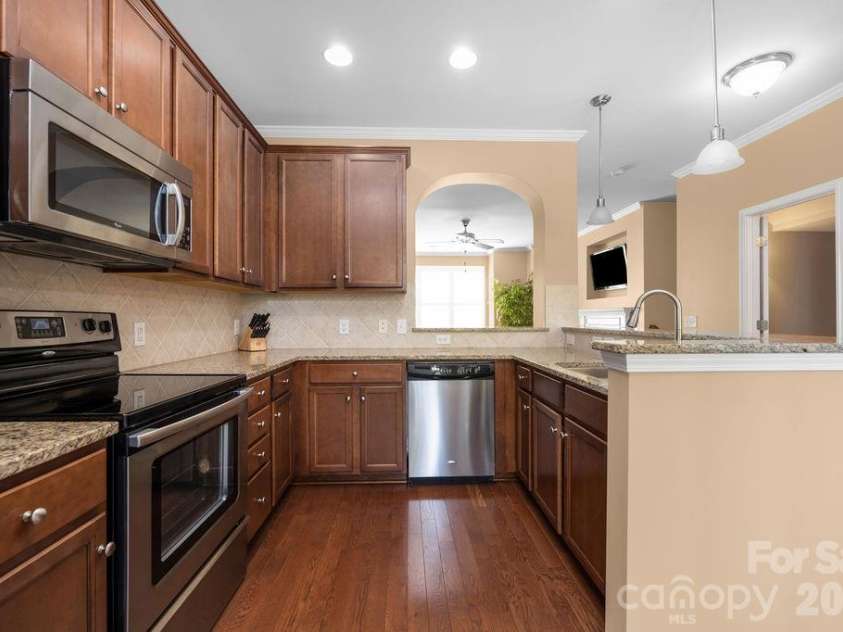 11194 Bridgewater Drive, Huntersville, NC 28078.  MLS# CAR4422691, YatesRealty ID 49870. 