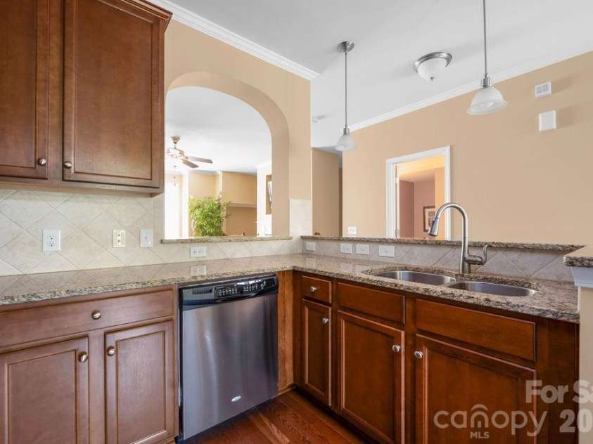 11194 Bridgewater Drive, Huntersville, NC 28078.  MLS# CAR4422691, YatesRealty ID 49870. 