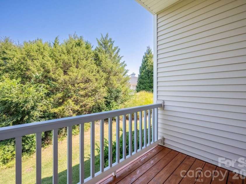 11194 Bridgewater Drive, Huntersville, NC 28078.  MLS# CAR4422691, YatesRealty ID 49870. 