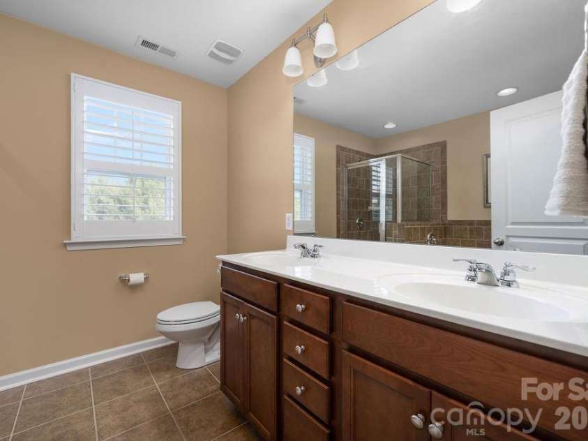11194 Bridgewater Drive, Huntersville, NC 28078.  MLS# CAR4422691, YatesRealty ID 49870. 