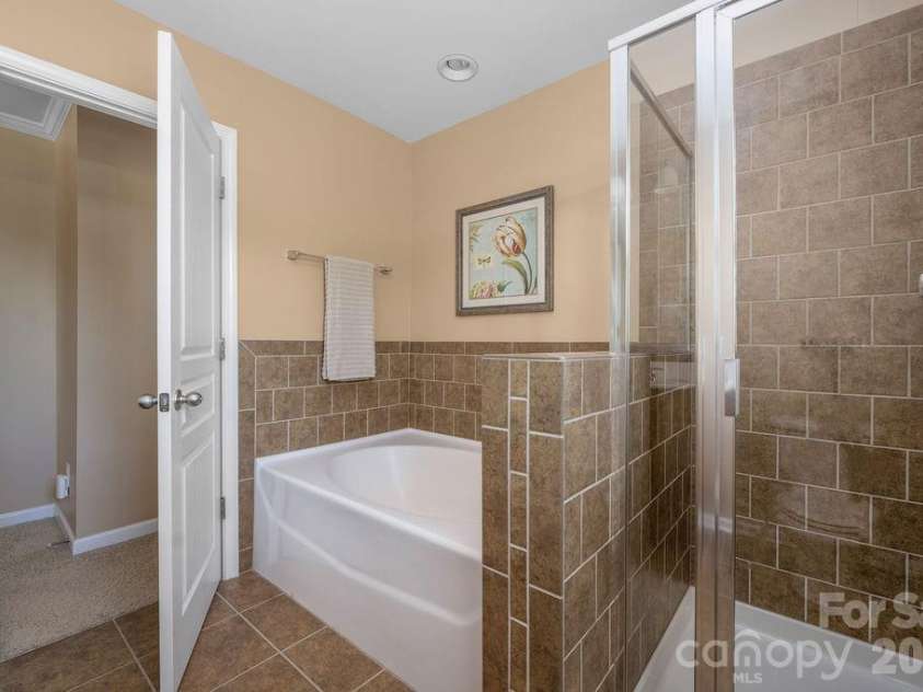 11194 Bridgewater Drive, Huntersville, NC 28078.  MLS# CAR4422691, YatesRealty ID 49870. 