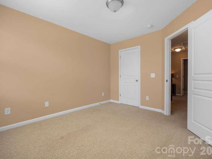 11194 Bridgewater Drive, Huntersville, NC 28078.  MLS# CAR4422691, YatesRealty ID 49870. 