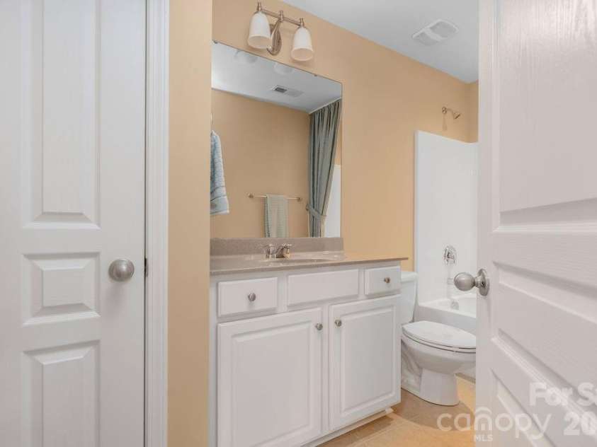 11194 Bridgewater Drive, Huntersville, NC 28078.  MLS# CAR4422691, YatesRealty ID 49870. 