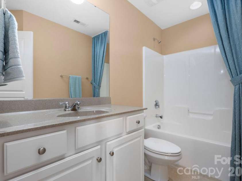 11194 Bridgewater Drive, Huntersville, NC 28078.  MLS# CAR4422691, YatesRealty ID 49870. 