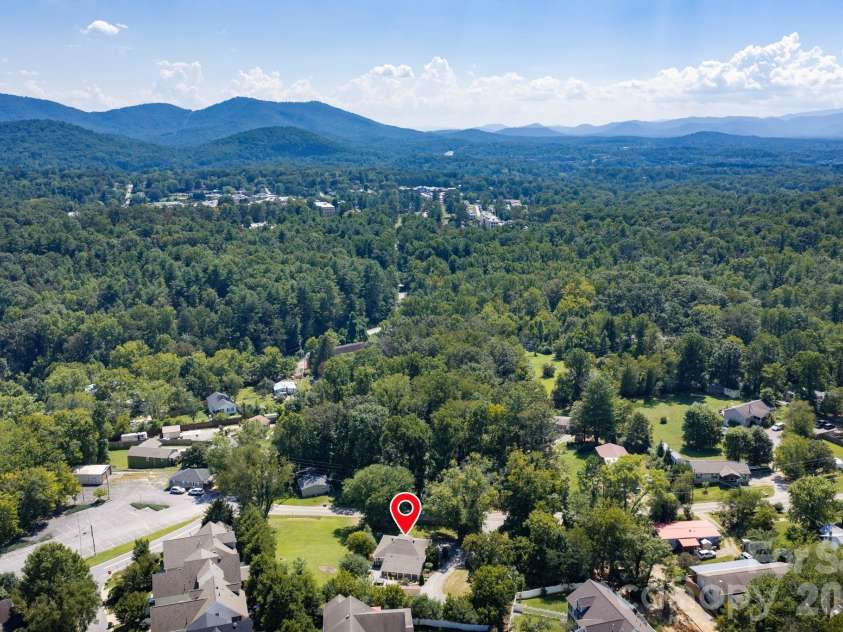 23 Maxwell Road, Asheville, NC 28805.  MLS# CAR4421518, YatesRealty ID 49871. Aerial Image