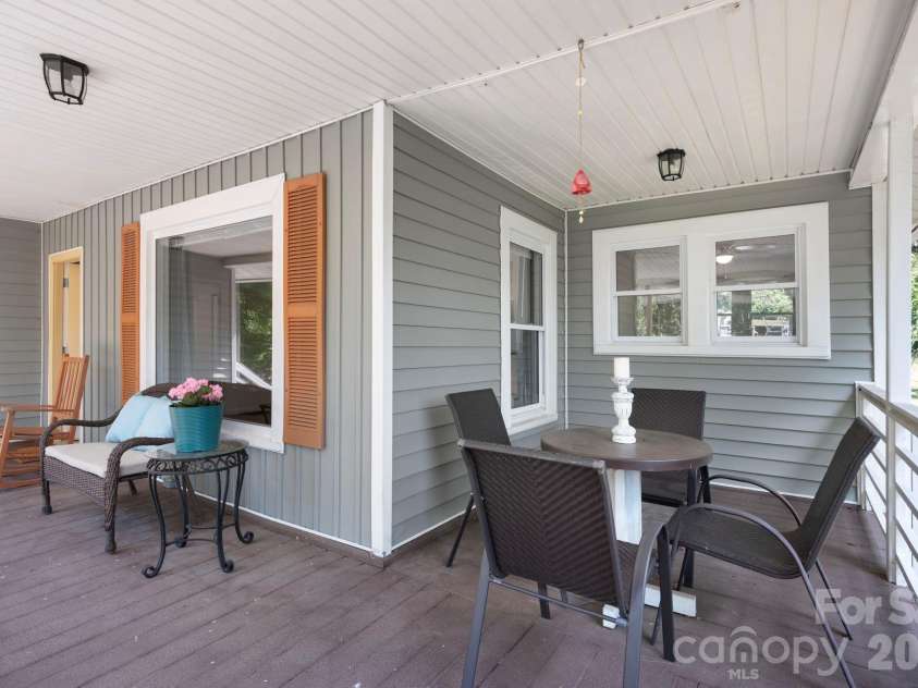 23 Maxwell Road, Asheville, NC 28805.  MLS# CAR4421518, YatesRealty ID 49871. Covered Front Porch