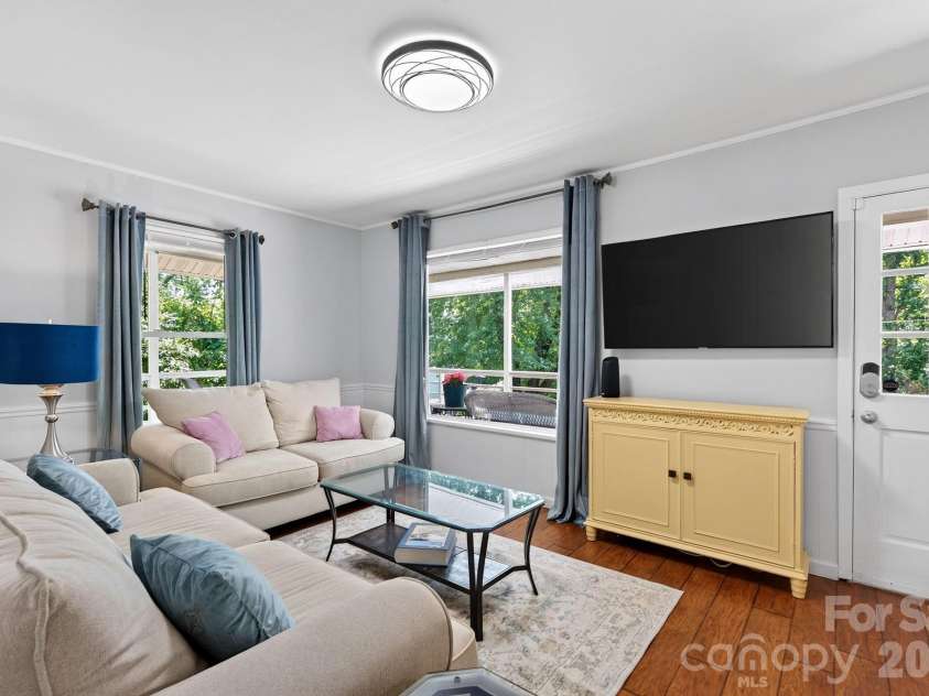 23 Maxwell Road, Asheville, NC 28805.  MLS# CAR4421518, YatesRealty ID 49871. Entry Door