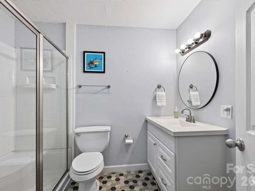 23 Maxwell Road, Asheville, NC 28805.  MLS# CAR4421518, YatesRealty ID 49871. Guest Bathroom